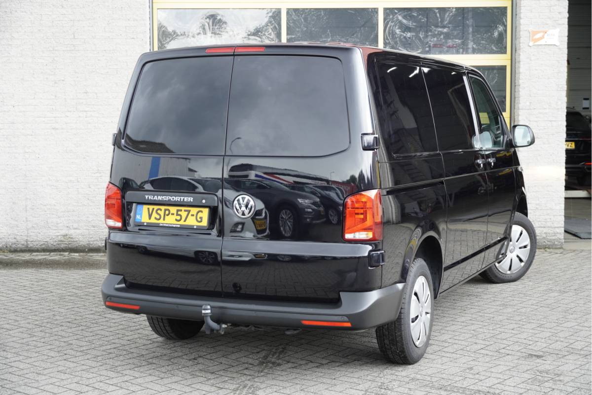 Volkswagen Transporter Volkswagen Transporter 2.0 TDI L1H1 BJ2022 Pdc | Achteruitrijcamera | App-Connect | Airco | Cruise control | Achterdeuren | Tussenschot | Zijdeur