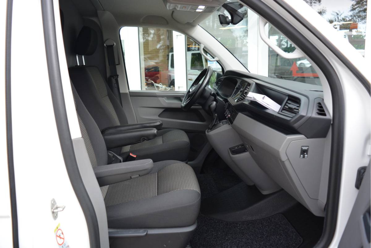Volkswagen Transporter Volkswagen Transporter 2.0 TDI 150PK L2 Comfortline Executive Plus | MARGE | Cruise | Carplay | Navi | Trekhaak |