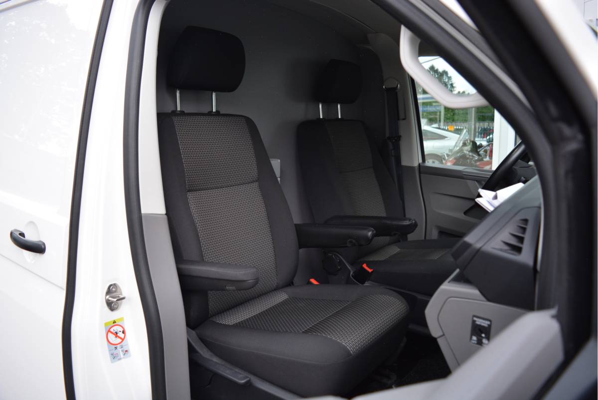 Volkswagen Transporter Volkswagen Transporter 2.0 TDI 150PK L2 Comfortline Executive Plus | MARGE | Cruise | Carplay | Navi | Trekhaak |