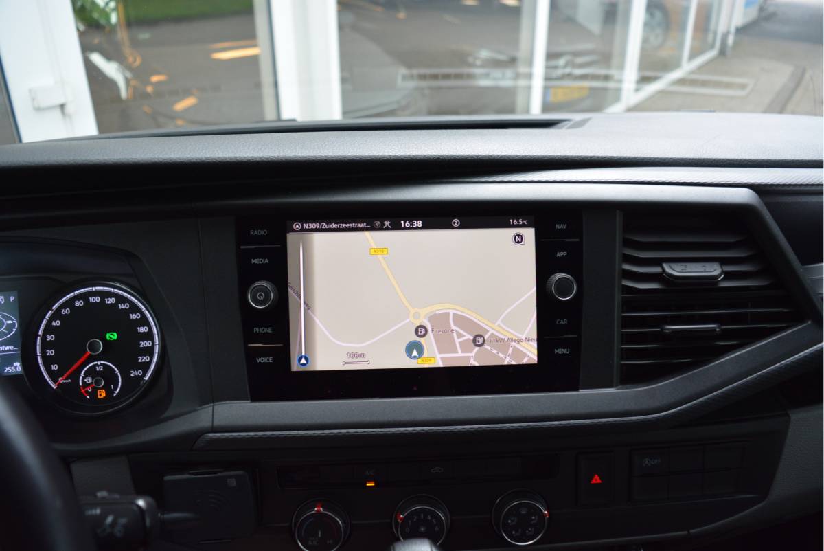 Volkswagen Transporter Volkswagen Transporter 2.0 TDI 150PK L2 Comfortline Executive Plus | MARGE | Cruise | Carplay | Navi | Trekhaak |