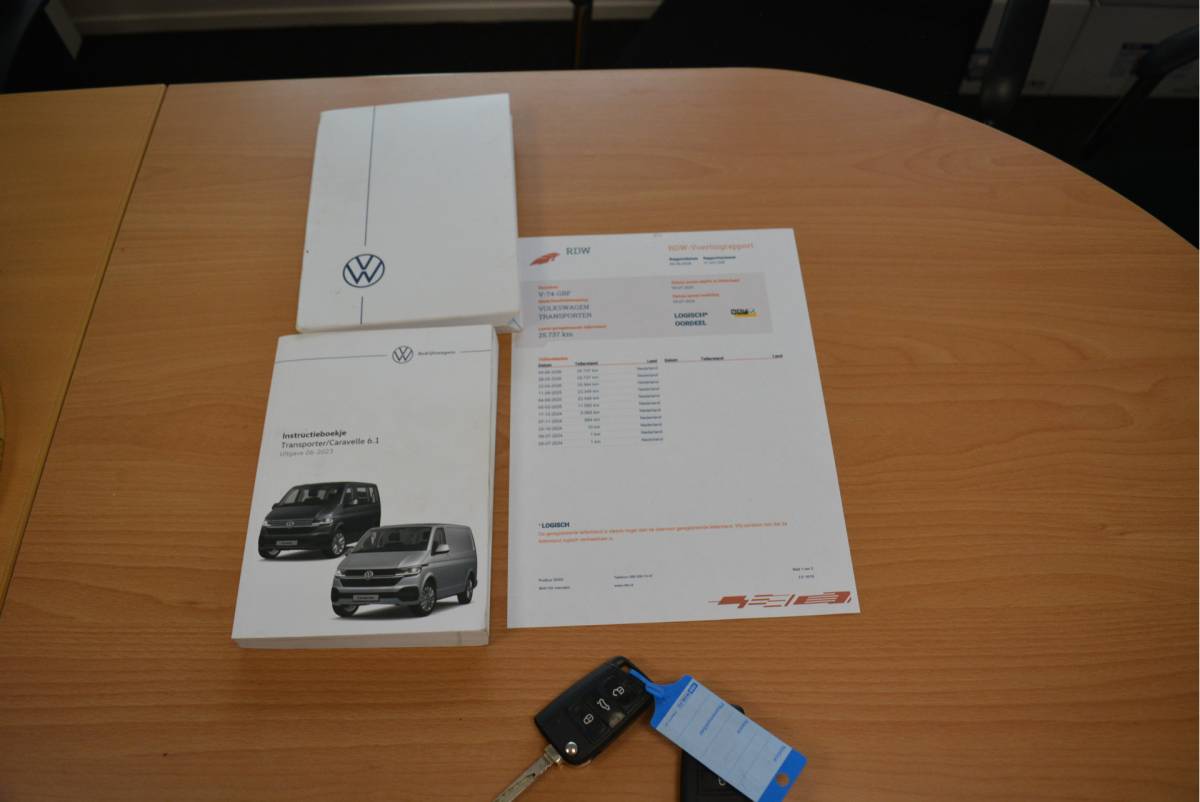 Volkswagen Transporter Volkswagen Transporter 2.0 TDI 150PK L2 Comfortline Executive Plus | MARGE | Cruise | Carplay | Navi | Trekhaak |