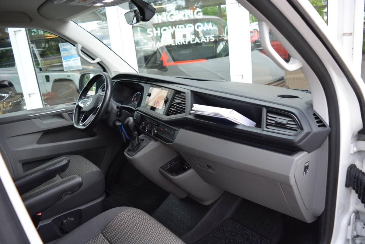 Volkswagen Transporter Volkswagen Transporter 2.0 TDI 150PK L2 Comfortline Executive Plus | MARGE | Cruise | Carplay | Navi | Trekhaak |