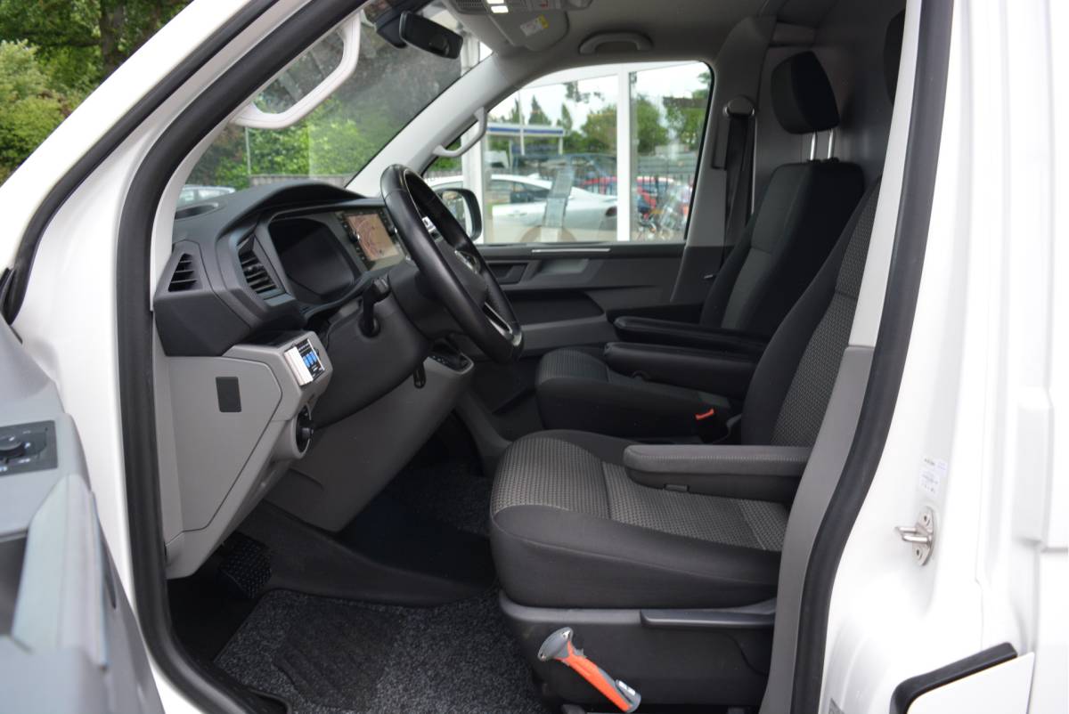 Volkswagen Transporter Volkswagen Transporter 2.0 TDI 150PK L2 Comfortline Executive Plus | MARGE | Cruise | Carplay | Navi | Trekhaak |