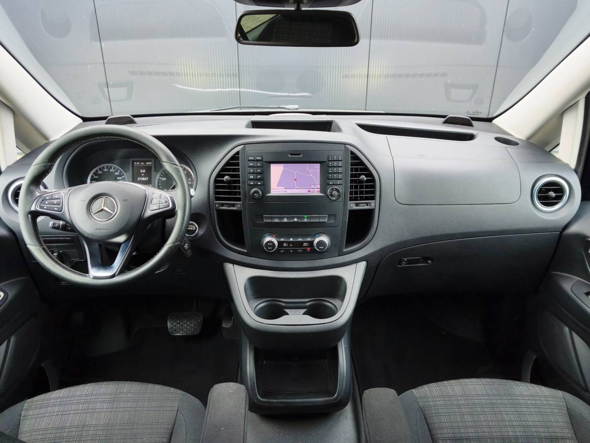 Mercedes-Benz Vito Mercedes-Benz Vito 114CDI DUBBELE CABINE AUT LANG LED PDC TREKHAAK CLIMATE CRUISE