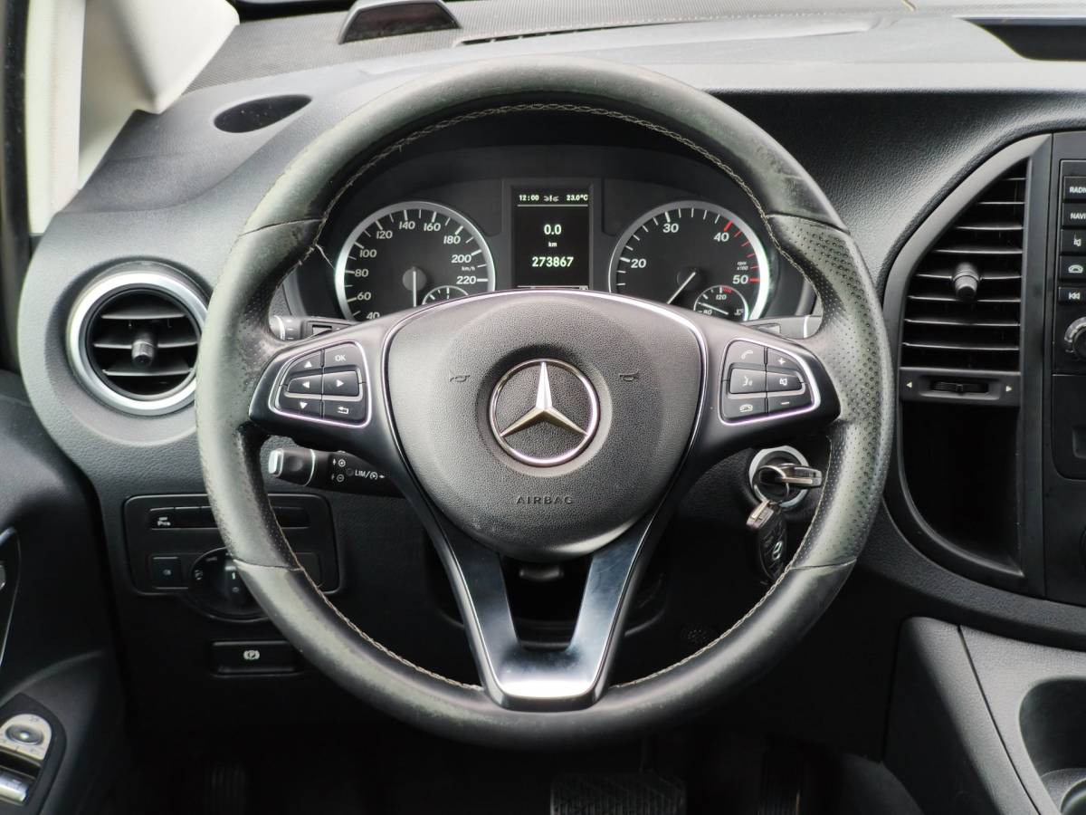 Mercedes-Benz Vito Mercedes-Benz Vito 114CDI DUBBELE CABINE AUT LANG LED PDC TREKHAAK CLIMATE CRUISE