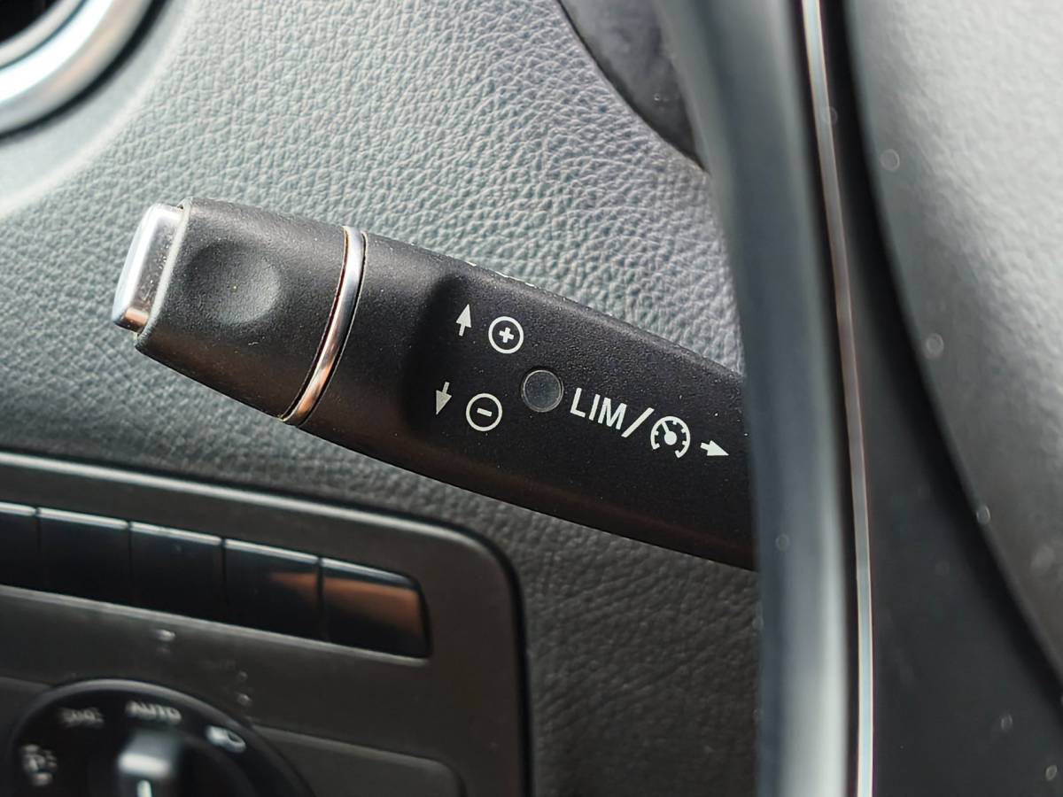 Mercedes-Benz Vito Mercedes-Benz Vito 114CDI DUBBELE CABINE AUT LANG LED PDC TREKHAAK CLIMATE CRUISE
