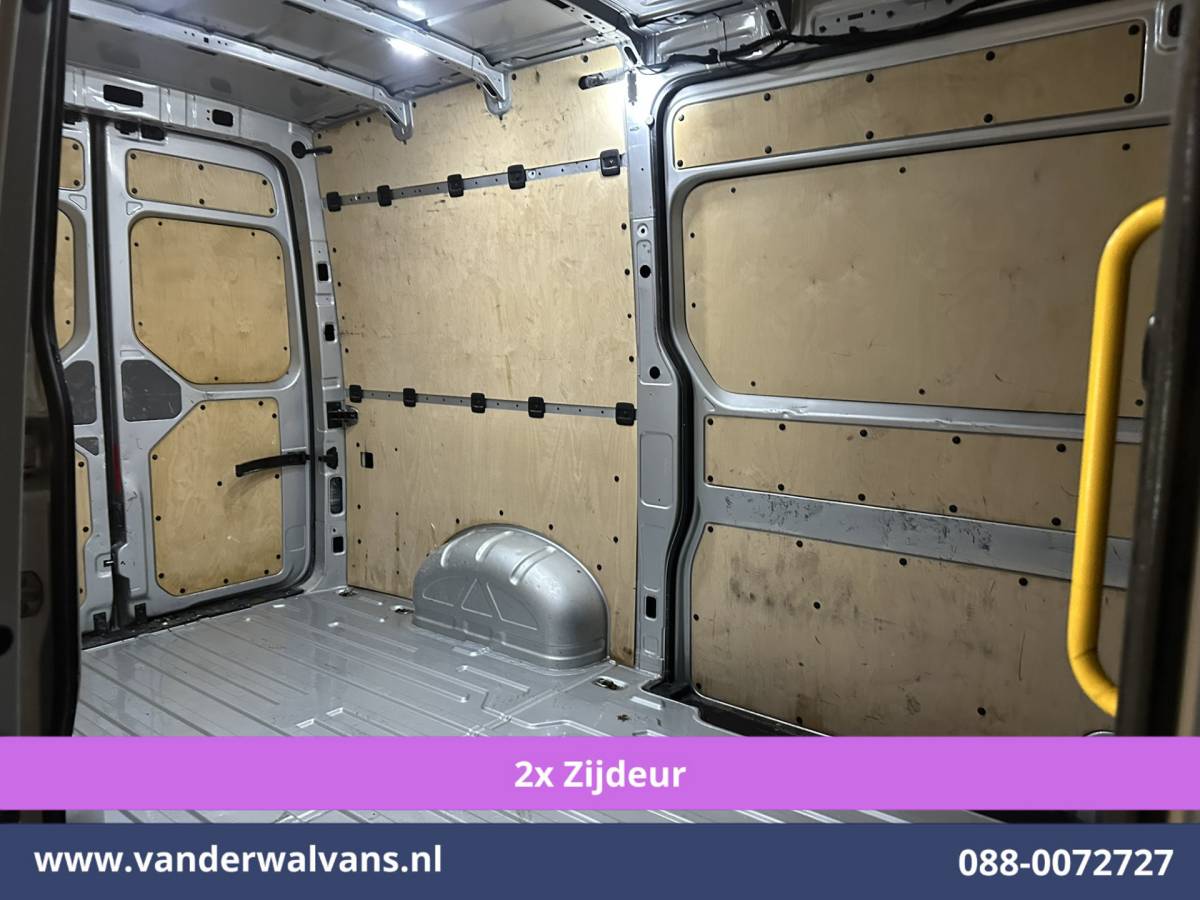 Volkswagen Crafter Volkswagen Crafter 2.0 TDI 177pk L3H3 L2H2 Euro6 Airco | 2x Zijdeur | Camera | Navigatie | Apple Carplay Android Auto, Bijrijdersbank