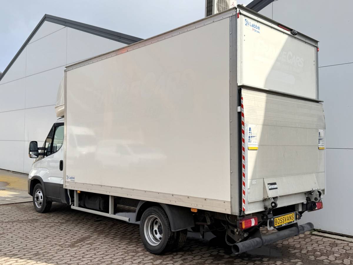 Iveco Daily Iveco Daily 35C16 3.0 160PK Bakwagen Laadklep Zijdeur Camera Climate Control Bluetooth Meubelbak Koffer