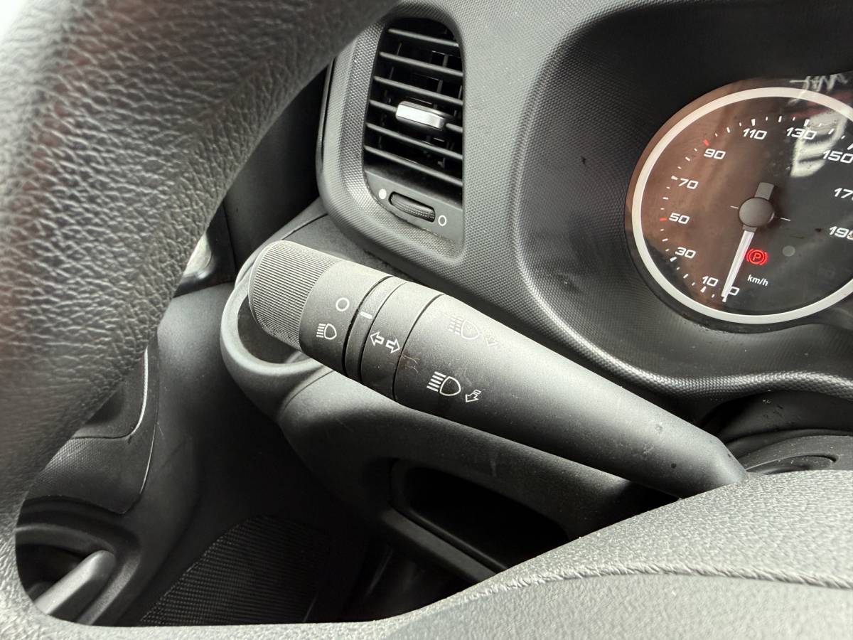 Iveco Daily Iveco Daily 35C16 3.0 160PK Bakwagen Laadklep Zijdeur Camera Climate Control Bluetooth Meubelbak Koffer