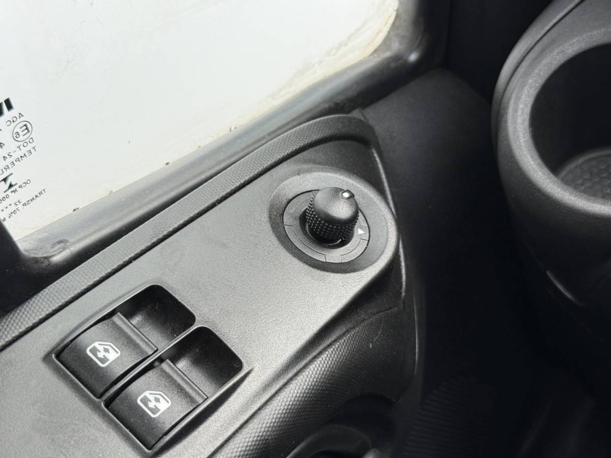 Iveco Daily Iveco Daily 35C16 3.0 160PK Bakwagen Laadklep Zijdeur Camera Climate Control Bluetooth Meubelbak Koffer