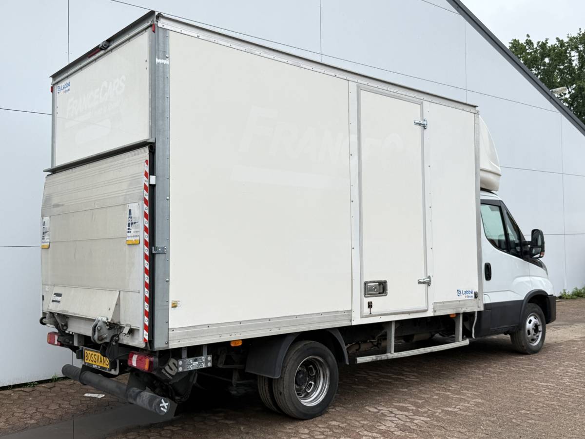 Iveco Daily Iveco Daily 35C16 3.0 160PK Bakwagen Laadklep Zijdeur Camera Climate Control Bluetooth Meubelbak Koffer