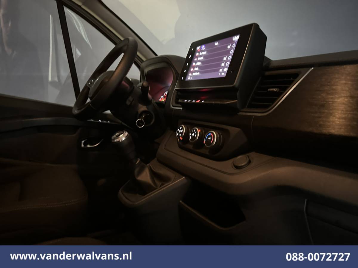 Renault Trafic Renault Trafic 2.0 dCi 130pk L2H1 Euro6 Airco | Navigatie | LED | Cruisecontrol | Parkeersensoren, Bijrijdersbank