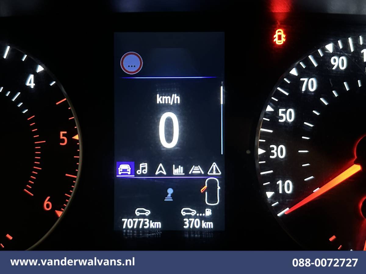 Renault Trafic Renault Trafic 2.0 dCi 130pk L2H1 Euro6 Airco | Navigatie | LED | Cruisecontrol | Parkeersensoren, Bijrijdersbank