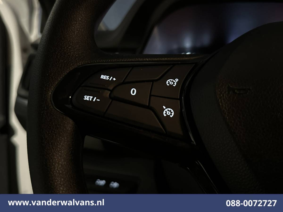 Renault Trafic Renault Trafic 2.0 dCi 130pk L2H1 Euro6 Airco | Navigatie | LED | Cruisecontrol | Parkeersensoren, Bijrijdersbank