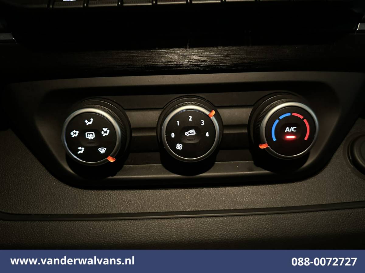 Renault Trafic Renault Trafic 2.0 dCi 130pk L2H1 Euro6 Airco | Navigatie | LED | Cruisecontrol | Parkeersensoren, Bijrijdersbank