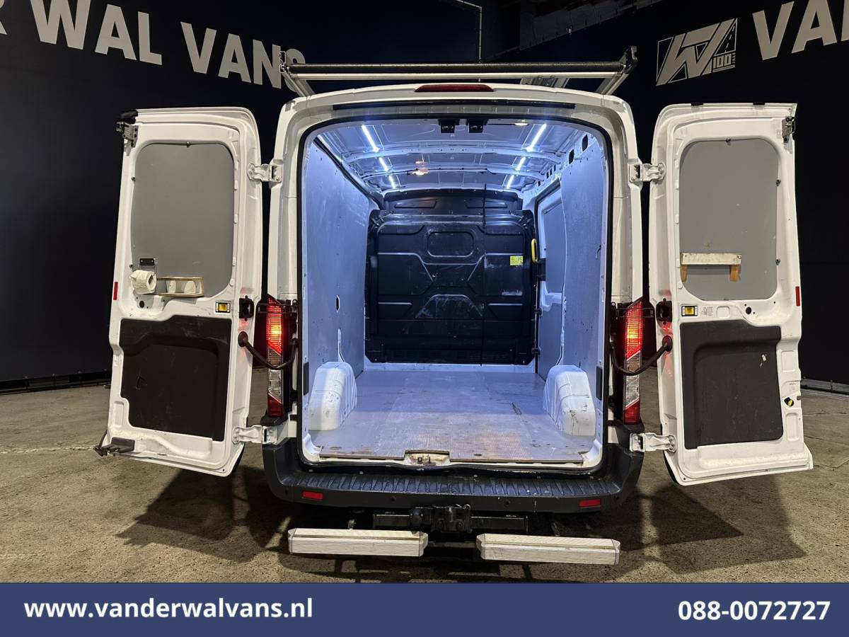 Ford Transit Ford Transit 2.0 TDCI L2H2 Euro6 Airco | Imperiaal | 2800kg Trekhaak | Cruisecontrol | Stoelverwarming Elektrisch verstelbare bestuurdersstoel, Sidebars, Parkeersensoren, Bijrijdersbank