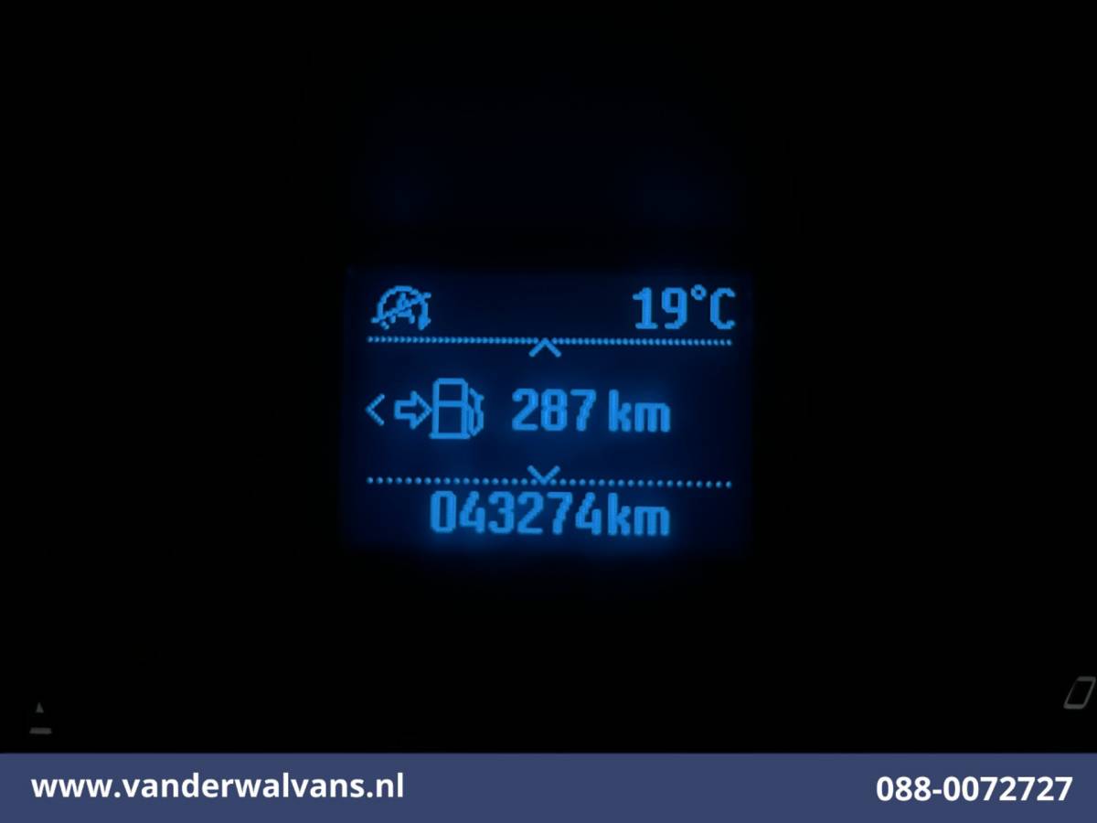 Ford Transit Ford Transit 2.0 TDCI L2H2 Euro6 Airco | Imperiaal | 2800kg Trekhaak | Cruisecontrol | Stoelverwarming Elektrisch verstelbare bestuurdersstoel, Sidebars, Parkeersensoren, Bijrijdersbank