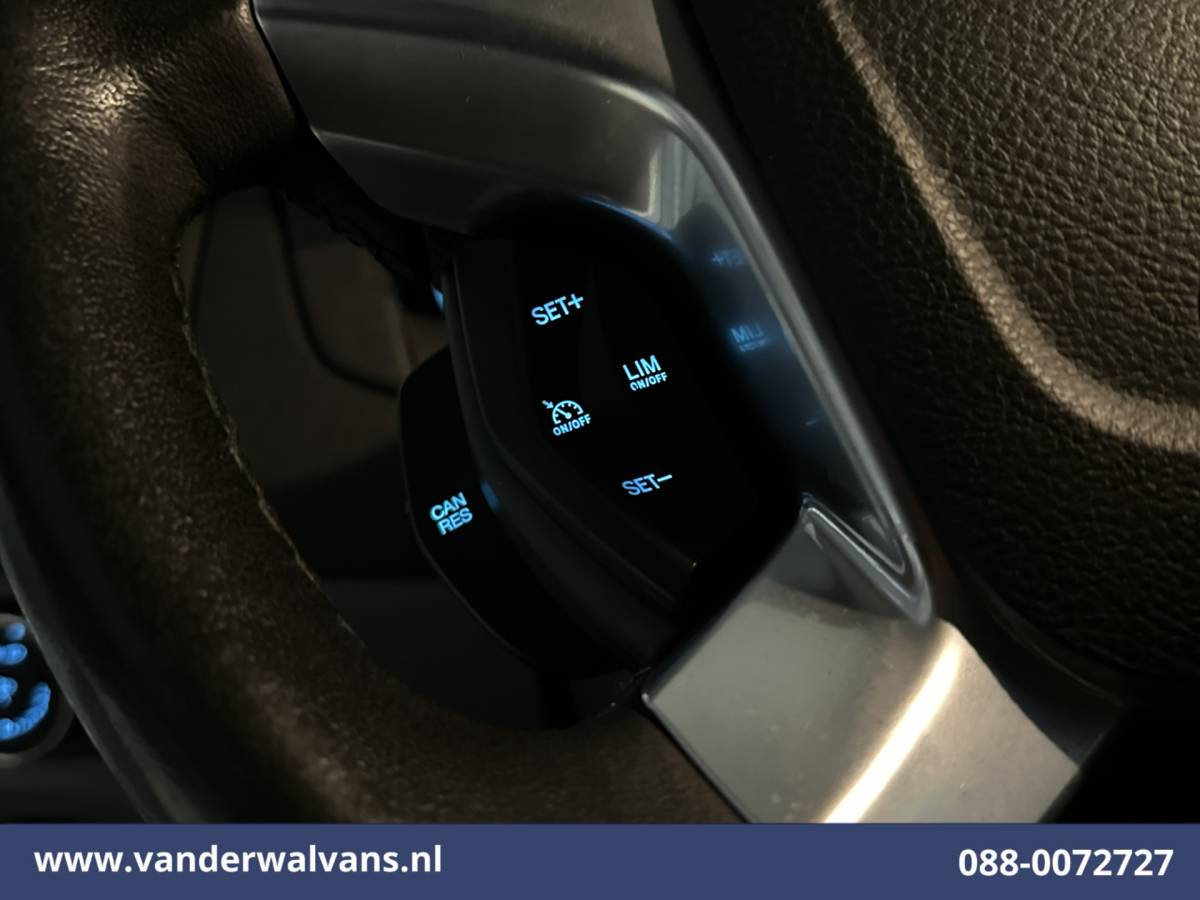 Ford Transit Ford Transit 2.0 TDCI L2H2 Euro6 Airco | Imperiaal | 2800kg Trekhaak | Cruisecontrol | Stoelverwarming Elektrisch verstelbare bestuurdersstoel, Sidebars, Parkeersensoren, Bijrijdersbank
