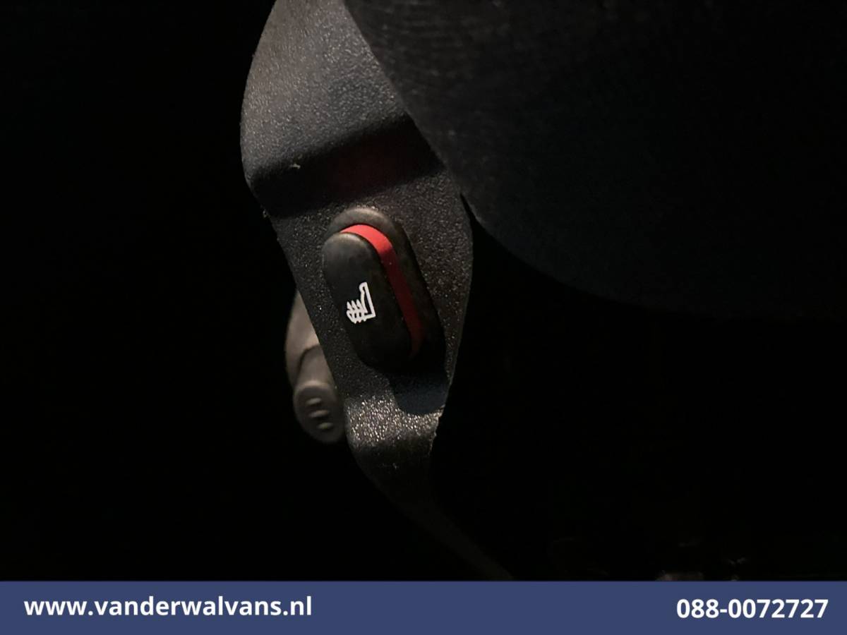 Ford Transit Ford Transit 2.0 TDCI L2H2 Euro6 Airco | Imperiaal | 2800kg Trekhaak | Cruisecontrol | Stoelverwarming Elektrisch verstelbare bestuurdersstoel, Sidebars, Parkeersensoren, Bijrijdersbank