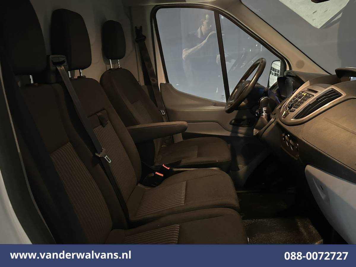 Ford Transit Ford Transit 2.0 TDCI L2H2 Euro6 Airco | Imperiaal | 2800kg Trekhaak | Cruisecontrol | Stoelverwarming Elektrisch verstelbare bestuurdersstoel, Sidebars, Parkeersensoren, Bijrijdersbank