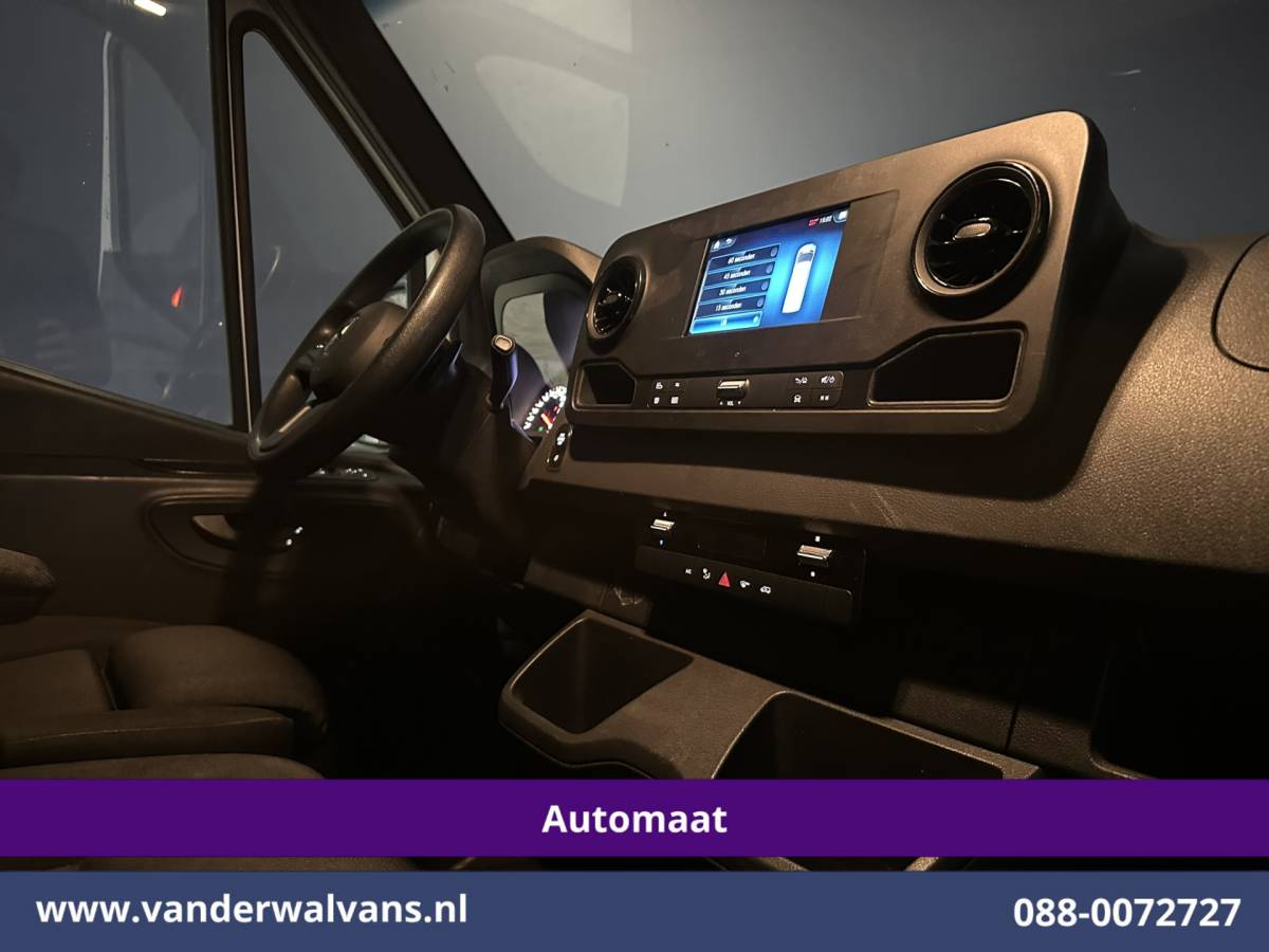 Mercedes-Benz Sprinter Mercedes-Benz Sprinter 317 CDI 170pk 9G-Tronic Automaat 3500kg Trekhaak L3H2 Euro6 Airco | Camera | Navigatie | Apple Carplay Android Auto, Bijrijdersbank