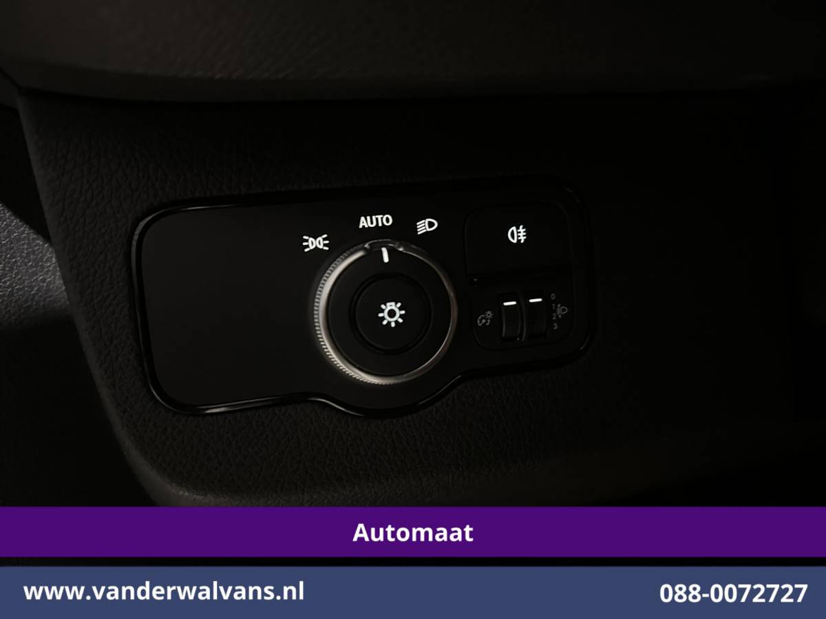 Mercedes-Benz Sprinter Mercedes-Benz Sprinter 317 CDI 170pk 9G-Tronic Automaat 3500kg Trekhaak L3H2 Euro6 Airco | Camera | Navigatie | Apple Carplay Android Auto, Bijrijdersbank