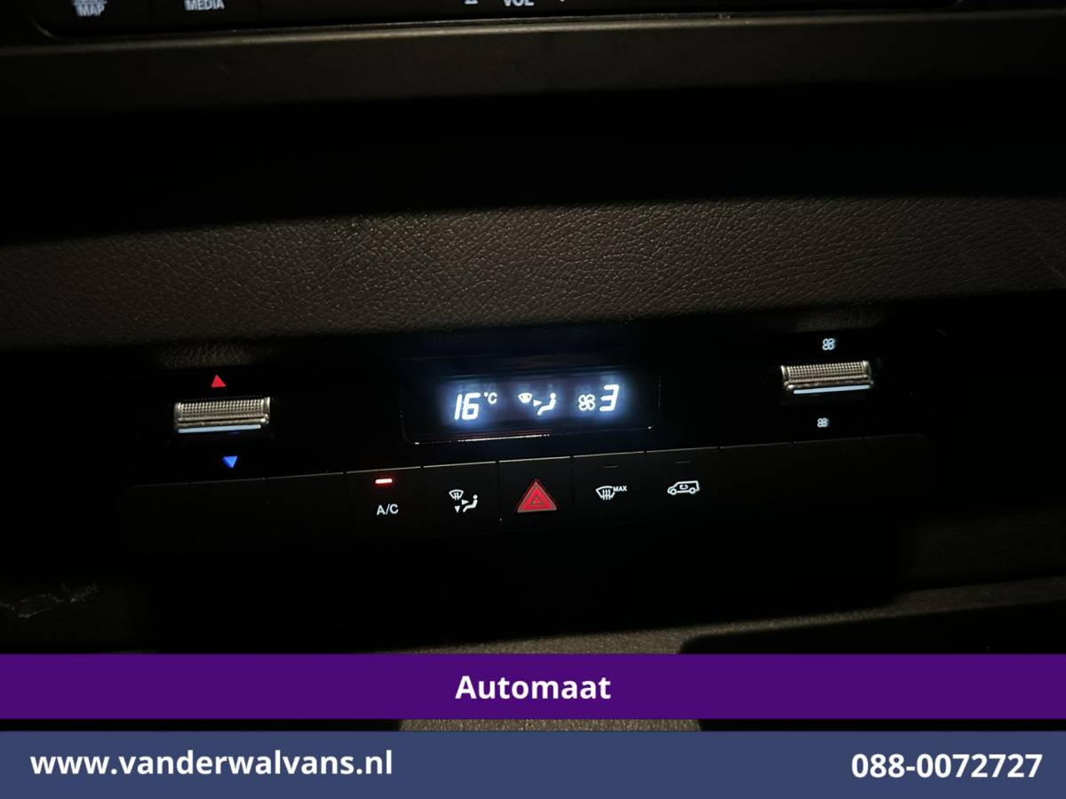 Mercedes-Benz Sprinter Mercedes-Benz Sprinter 317 CDI 170pk 9G-Tronic Automaat 3500kg Trekhaak L3H2 Euro6 Airco | Camera | Navigatie | Apple Carplay Android Auto, Bijrijdersbank