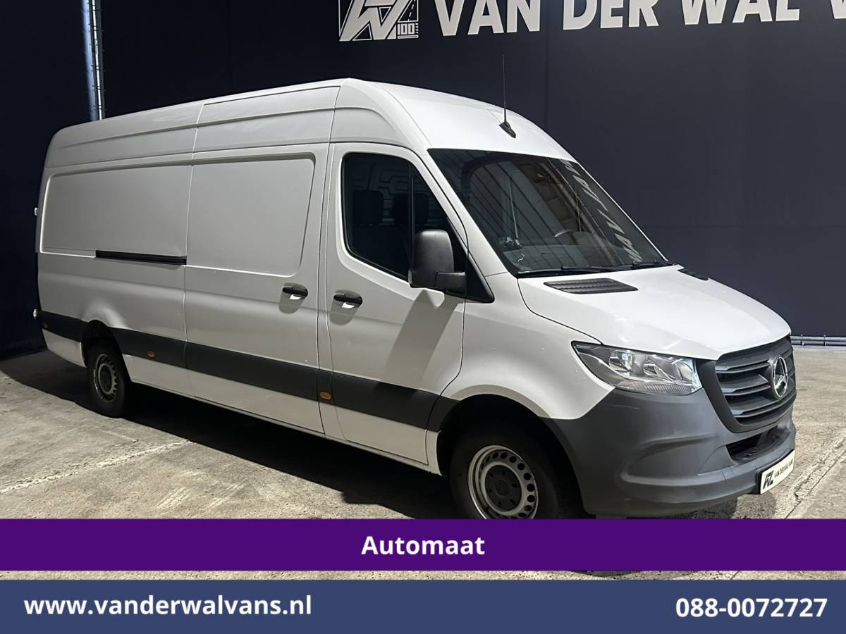 Mercedes-Benz Sprinter Mercedes-Benz Sprinter 317 CDI 170pk 9G-Tronic Automaat 3500kg Trekhaak L3H2 Euro6 Airco | Camera | Navigatie | Apple Carplay Android Auto, Bijrijdersbank