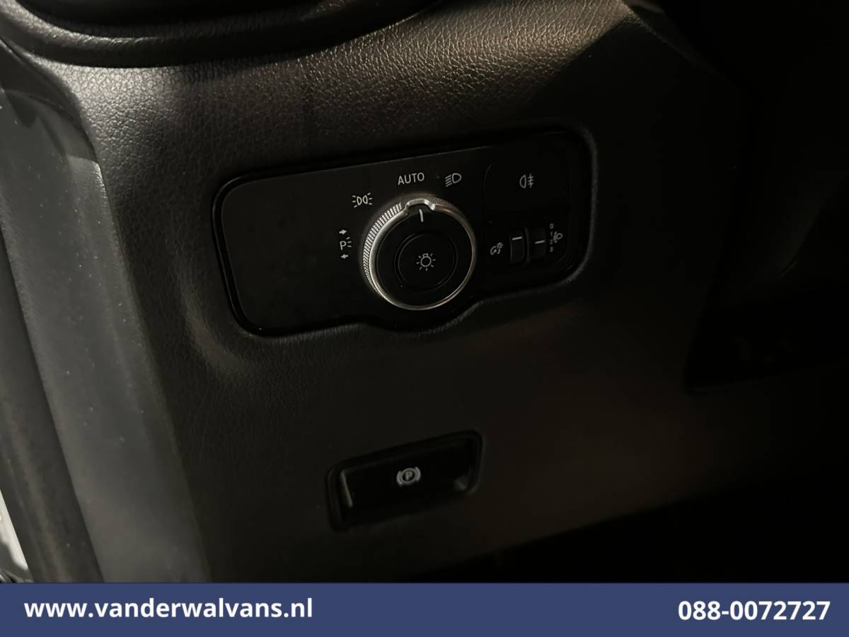 Mercedes-Benz Vito Mercedes-Benz Vito 116 CDI 164pk L2H1 2025 Model Euro6 Airco | Camera | XXL MBUX | Navigatie | Adaptieve Cruisecontrol | Stoelverwarming Parkeersensoren, Bijrijdersbank