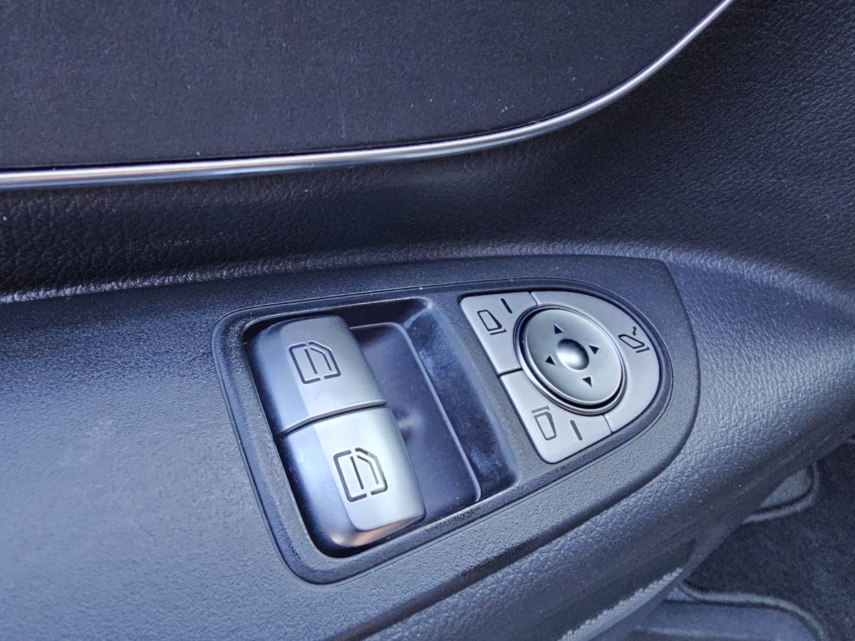 Mercedes-Benz Vito Mercedes-Benz Vito 116 CDI Lang DC Comfort Automaat | LED | Standkachel | Camera | Stoelverwarming | Leder | Trekhaak | Keyless | Blind Spot | Lane assist |