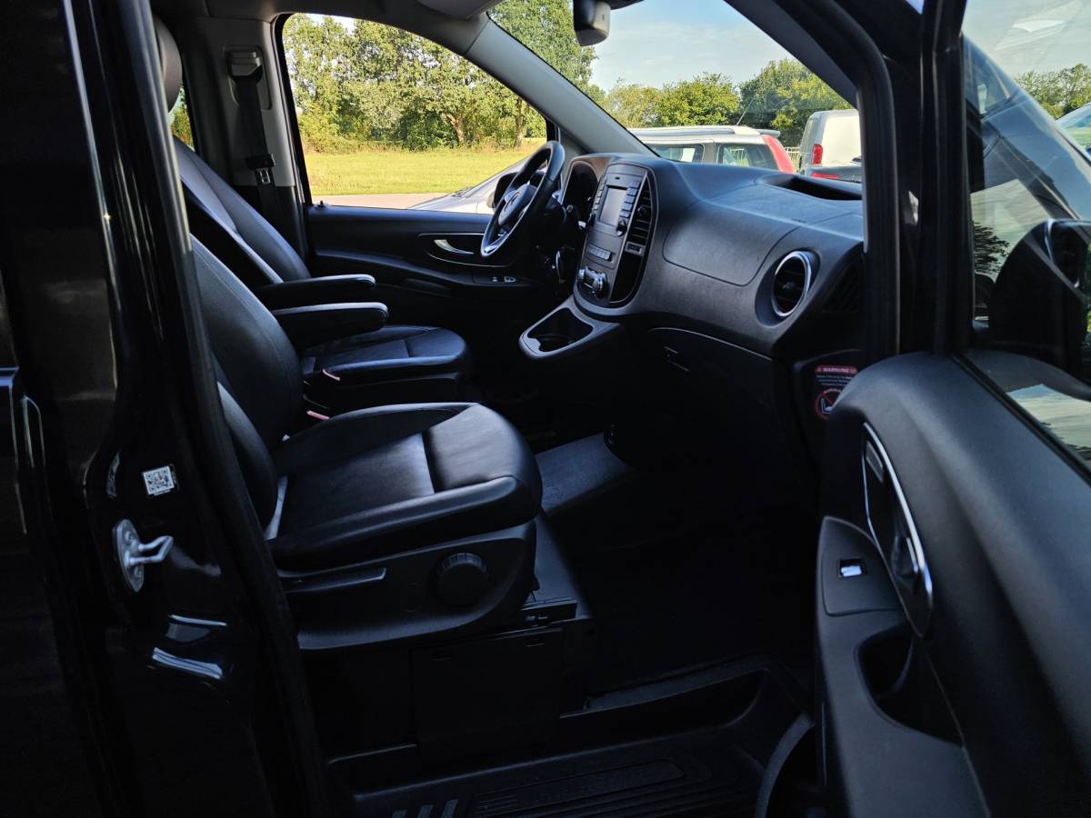 Mercedes-Benz Vito Mercedes-Benz Vito 116 CDI Lang DC Comfort Automaat | LED | Standkachel | Camera | Stoelverwarming | Leder | Trekhaak | Keyless | Blind Spot | Lane assist |
