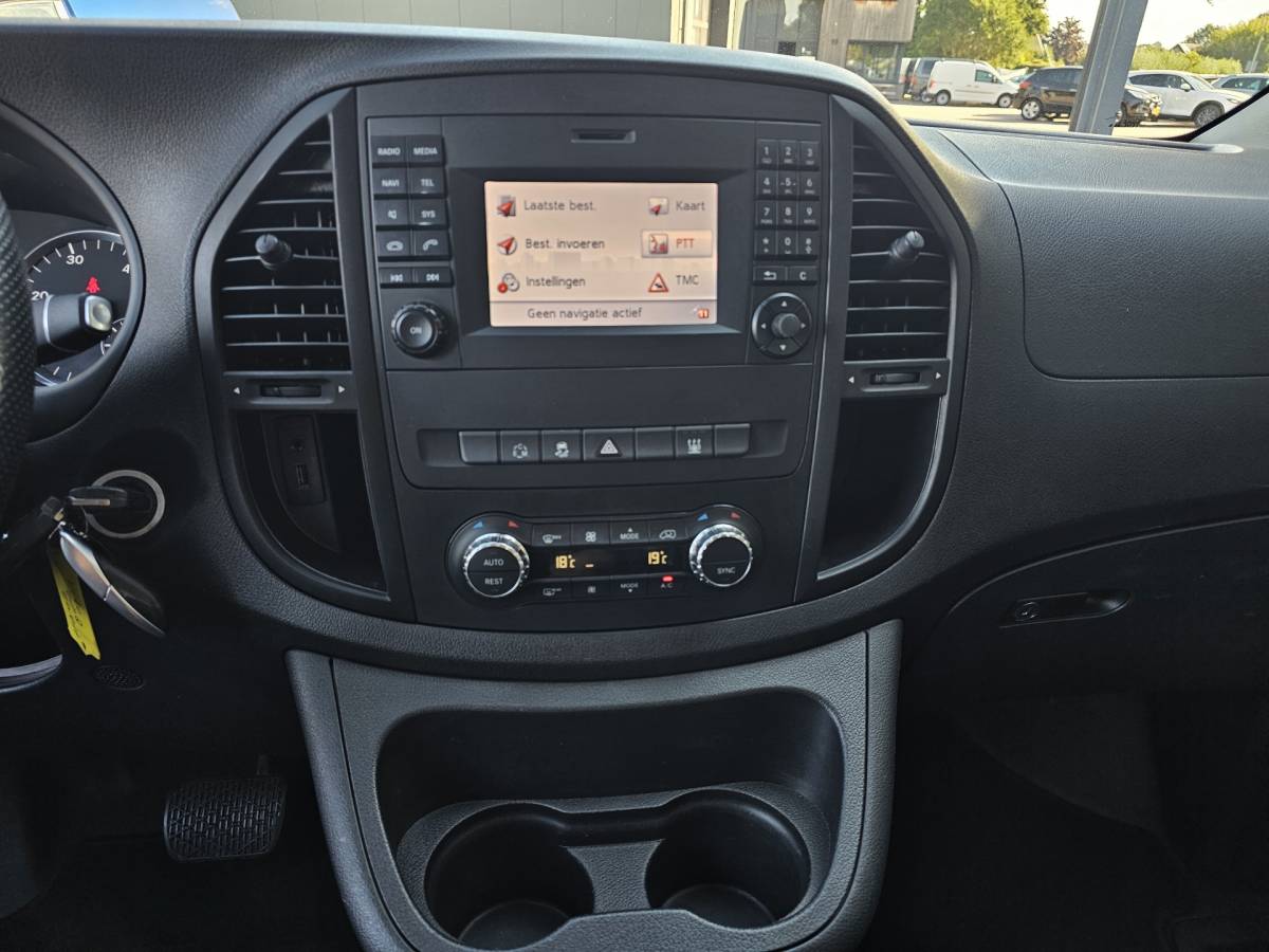 Mercedes-Benz Vito Mercedes-Benz Vito 116 CDI Lang DC Comfort Automaat | LED | Standkachel | Camera | Stoelverwarming | Leder | Trekhaak | Keyless | Blind Spot | Lane assist |