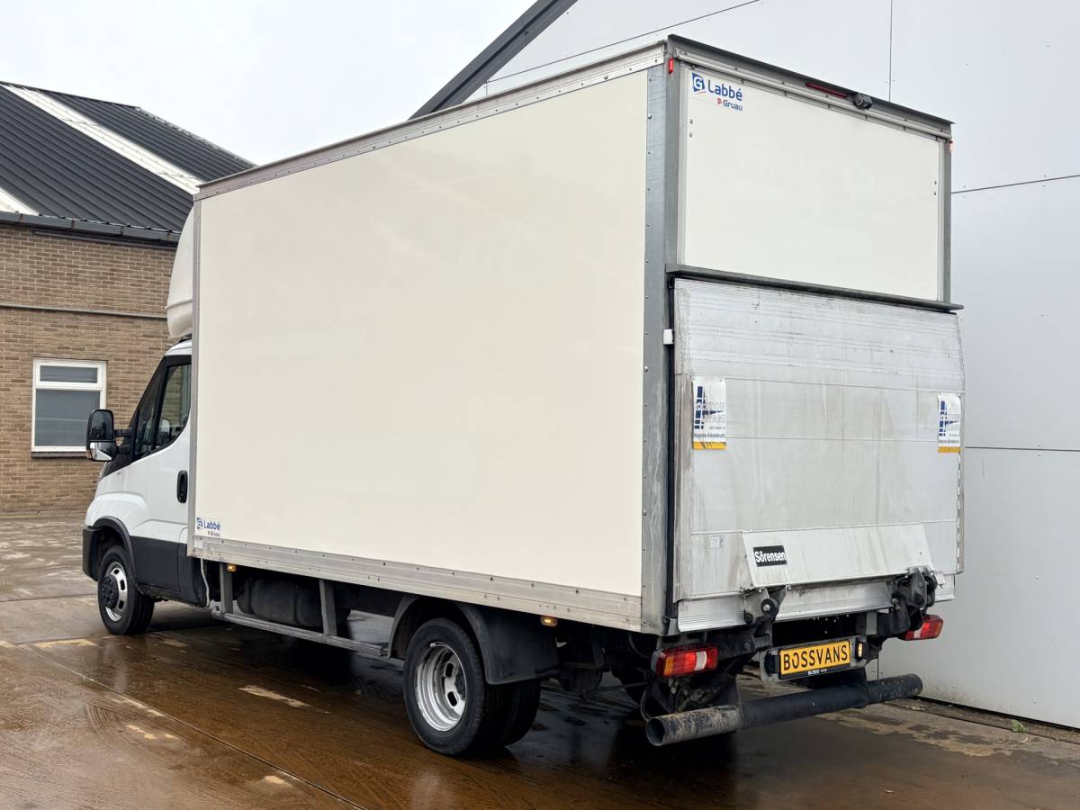 Iveco Daily Iveco Daily 35C16 3.0 160PK Laadklep Zijdeur Camera Climate Control Bluetooth Bakwagen Meubelbak Koffer