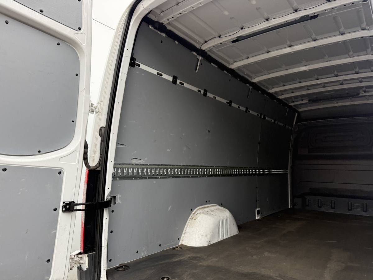 Mercedes-Benz Sprinter Mercedes-Benz Sprinter 315 1.9 CDI Automaat L3H2 Climate Control Adaptieve Cruise Carplay Trekhaak 2.8t Camera Stoelverwarming Parkeersensoren voor achter