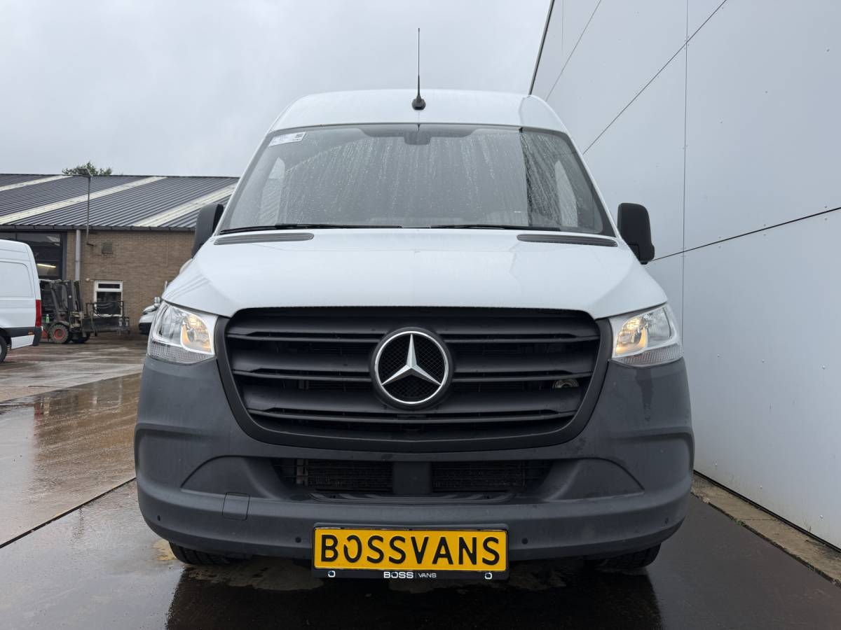 Mercedes-Benz Sprinter Mercedes-Benz Sprinter 315 1.9 CDI Automaat L3H2 Climate Control Adaptieve Cruise Carplay Trekhaak 2.8t Camera Stoelverwarming Parkeersensoren voor achter
