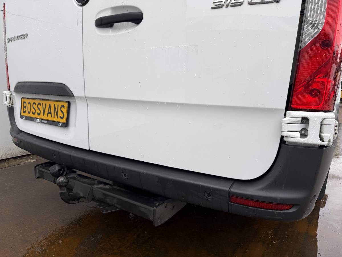 Mercedes-Benz Sprinter Mercedes-Benz Sprinter 315 1.9 CDI Automaat L3H2 Climate Control Adaptieve Cruise Carplay Trekhaak 2.8t Camera Stoelverwarming Parkeersensoren voor achter