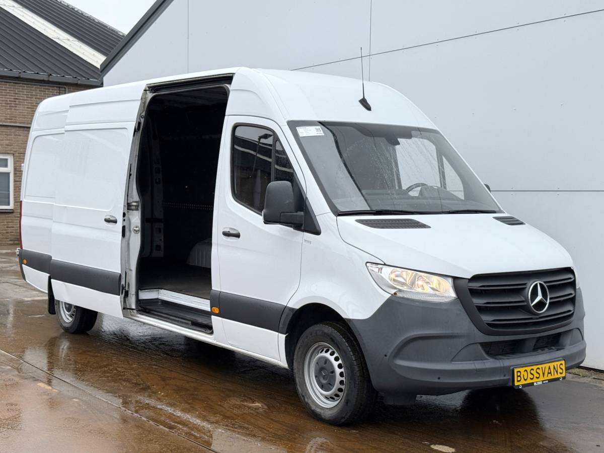 Mercedes-Benz Sprinter Mercedes-Benz Sprinter 315 1.9 CDI Automaat L3H2 Climate Control Adaptieve Cruise Carplay Trekhaak 2.8t Camera Stoelverwarming Parkeersensoren voor achter