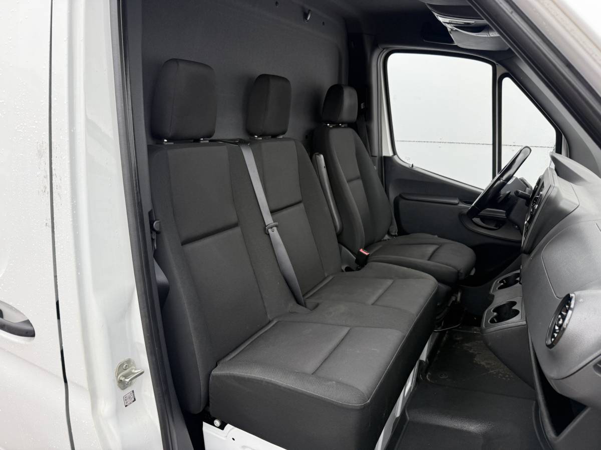 Mercedes-Benz Sprinter Mercedes-Benz Sprinter 315 1.9 CDI Automaat L3H2 Climate Control Adaptieve Cruise Carplay Trekhaak 2.8t Camera Stoelverwarming Parkeersensoren voor achter