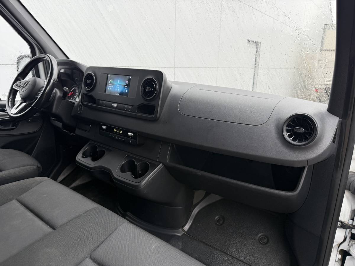 Mercedes-Benz Sprinter Mercedes-Benz Sprinter 315 1.9 CDI Automaat L3H2 Climate Control Adaptieve Cruise Carplay Trekhaak 2.8t Camera Stoelverwarming Parkeersensoren voor achter