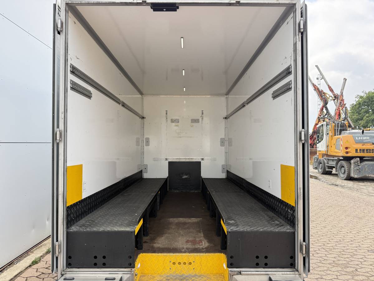 Renault Master Renault Master Plancher T35 2.3 DCI 150PK Lowliner Bakwagen Airco Cruise Control Camera Foodtruck Meubelbak Paardenwagen