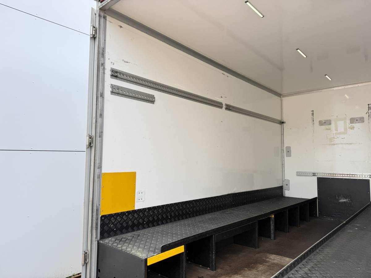 Renault Master Renault Master Plancher T35 2.3 DCI 150PK Lowliner Bakwagen Airco Cruise Control Camera Foodtruck Meubelbak Paardenwagen