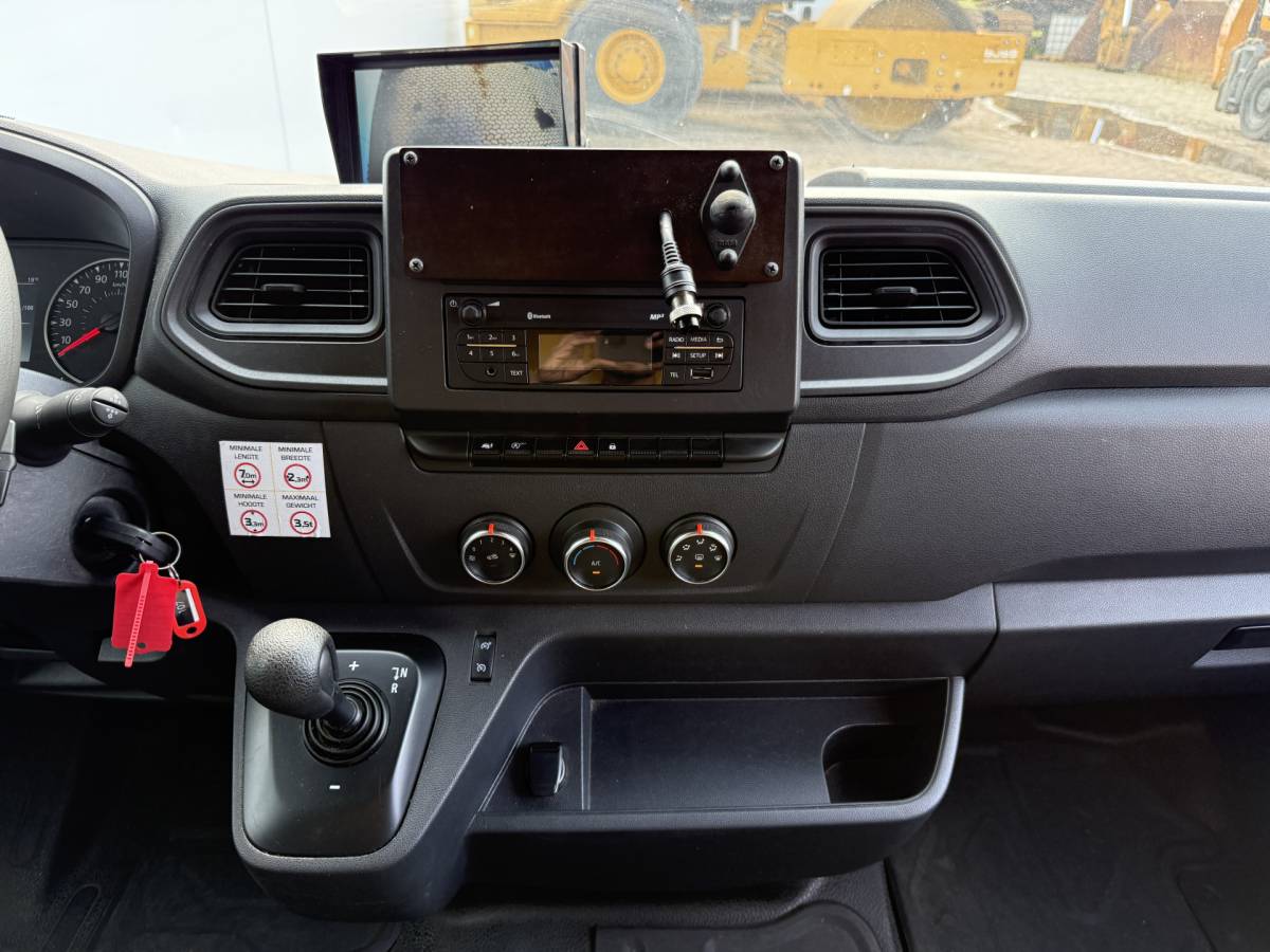Renault Master Renault Master Plancher T35 2.3 DCI 150PK Lowliner Bakwagen Airco Cruise Control Camera Foodtruck Meubelbak Paardenwagen