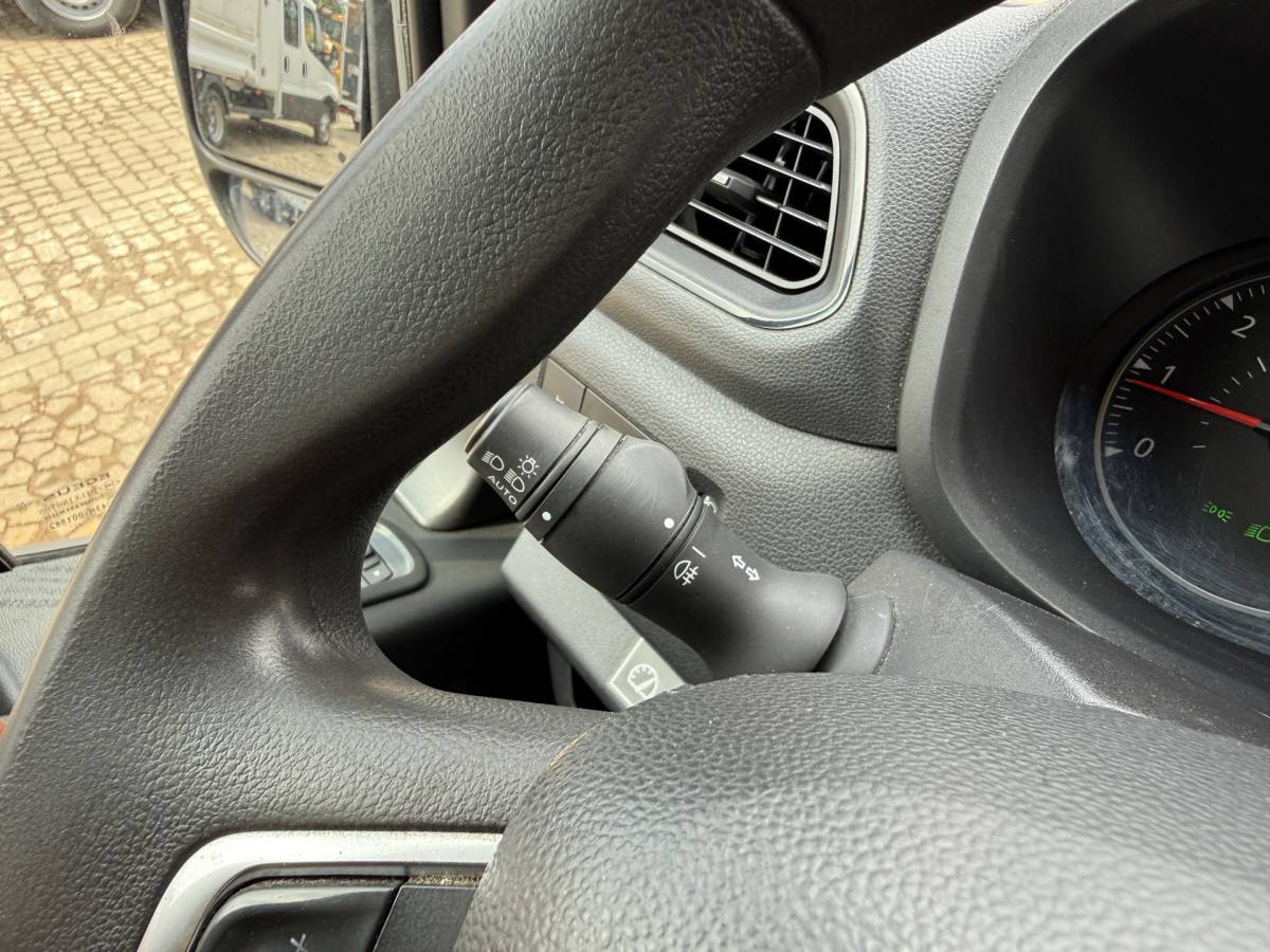 Renault Master Renault Master Plancher T35 2.3 DCI 150PK Lowliner Bakwagen Airco Cruise Control Camera Foodtruck Meubelbak Paardenwagen