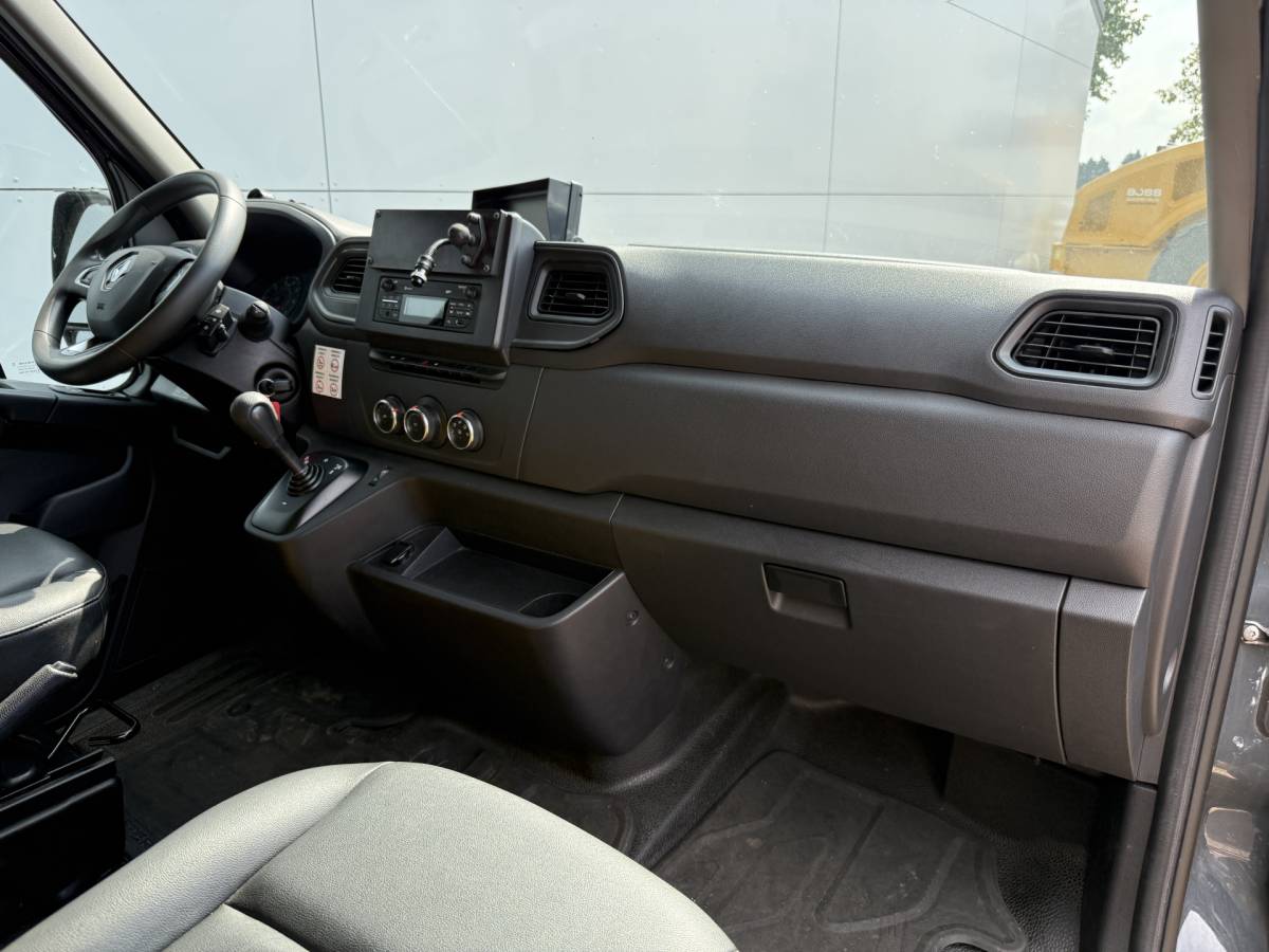 Renault Master Renault Master Plancher T35 2.3 DCI 150PK Lowliner Bakwagen Airco Cruise Control Camera Foodtruck Meubelbak Paardenwagen
