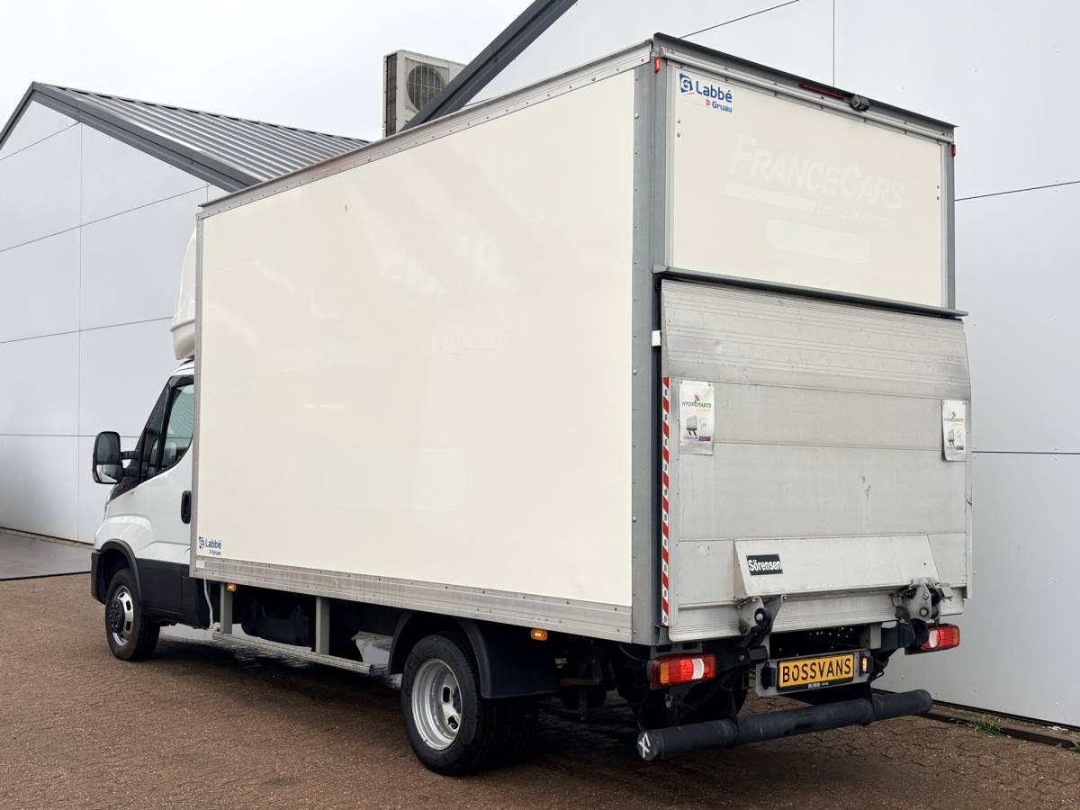 Iveco Daily Iveco Daily 35C16 3.0 160PK Bakwagen Laadklep Zijdeur Camera Climate Control Bluetooth  Meubelbak Koffer
