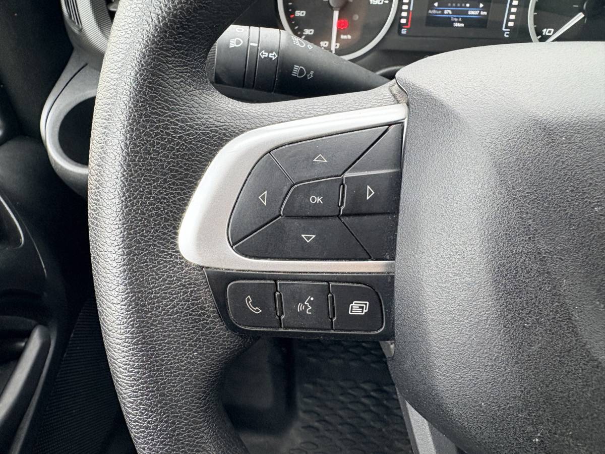 Iveco Daily Iveco Daily 35C16 3.0 160PK Bakwagen Laadklep Zijdeur Camera Climate Control Bluetooth  Meubelbak Koffer