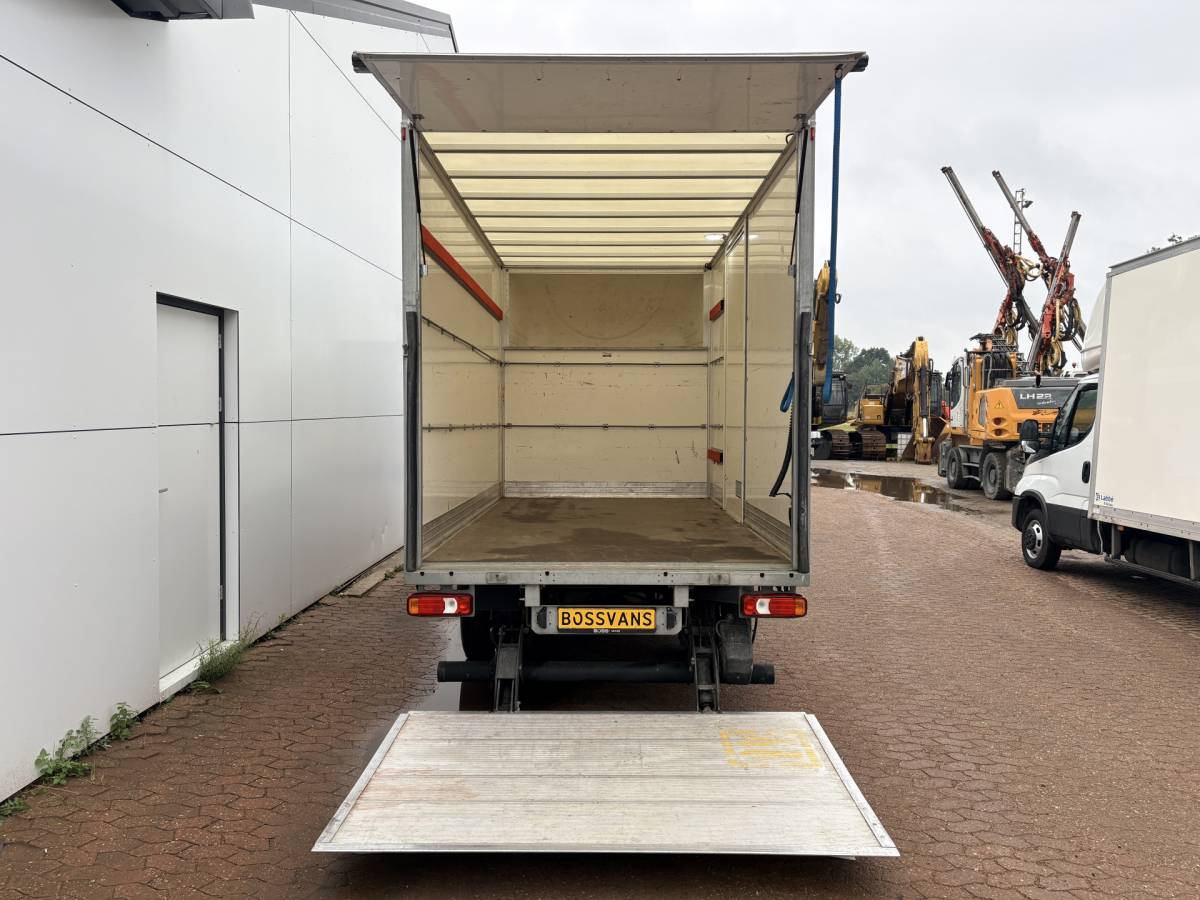 Iveco Daily Iveco Daily 35C16 3.0 160PK Bakwagen Laadklep Zijdeur Camera Climate Control Bluetooth  Meubelbak Koffer
