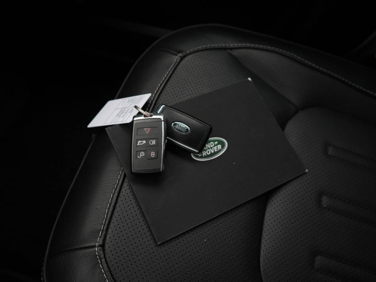 Land Rover Defender Land Rover Defender 3.0 D200 90 MHEV S Grijskenteken uit 2021 km 125.000