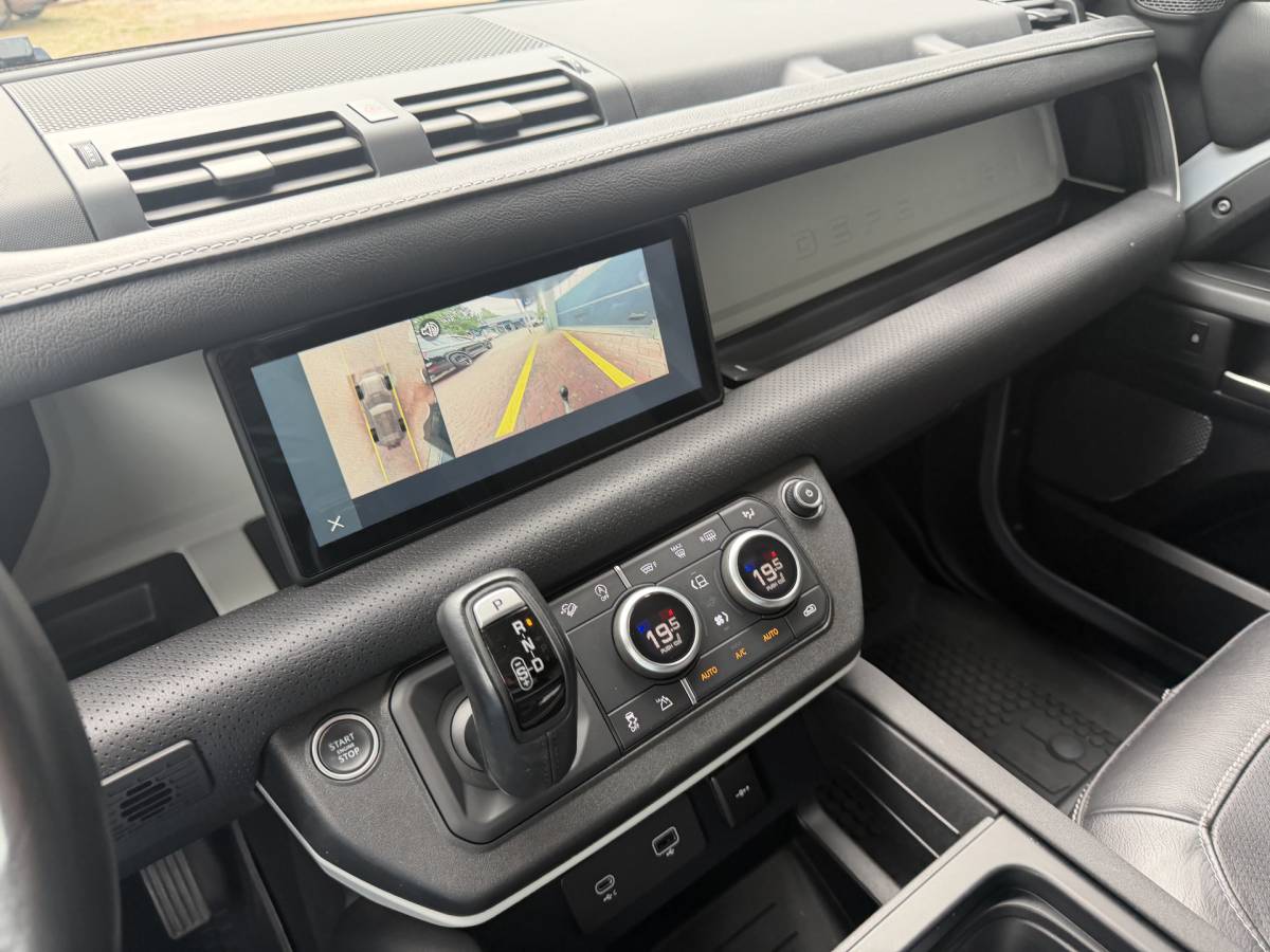 Land Rover Defender Land Rover Defender 3.0 D200 90 MHEV S Grijskenteken uit 2021 km 125.000