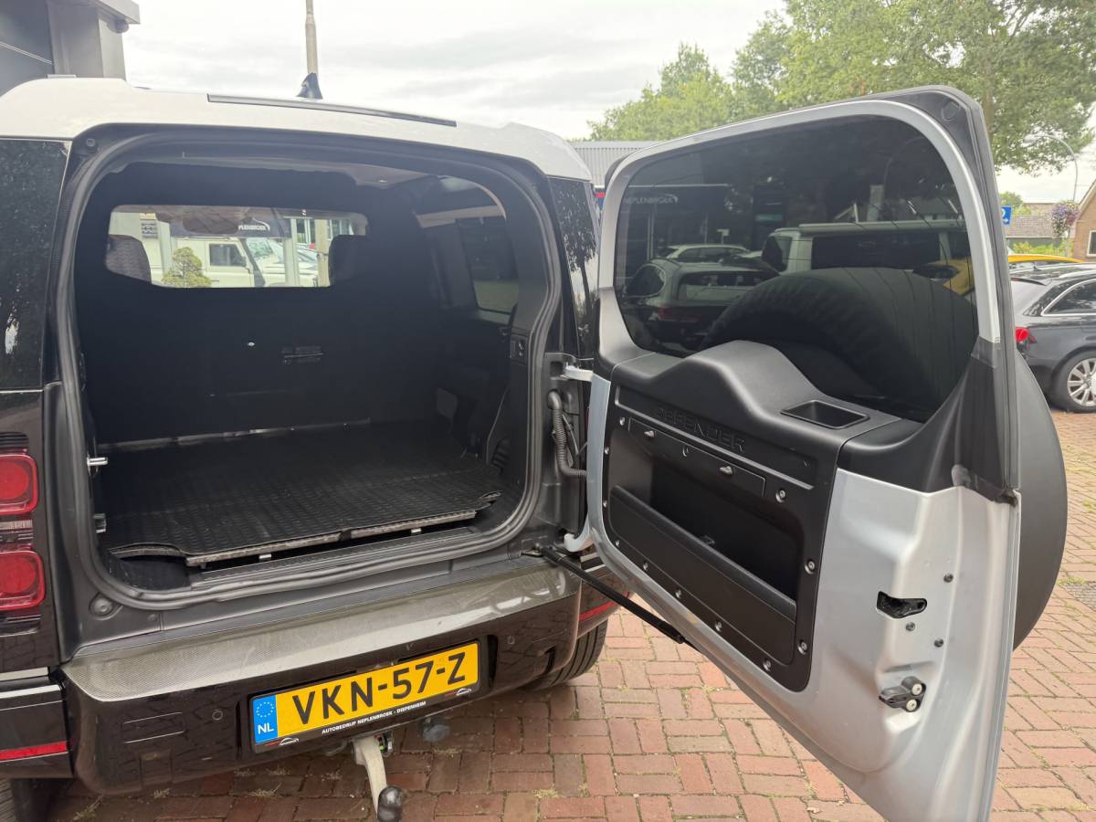 Land Rover Defender Land Rover Defender 3.0 D200 90 MHEV S Grijskenteken uit 2021 km 125.000